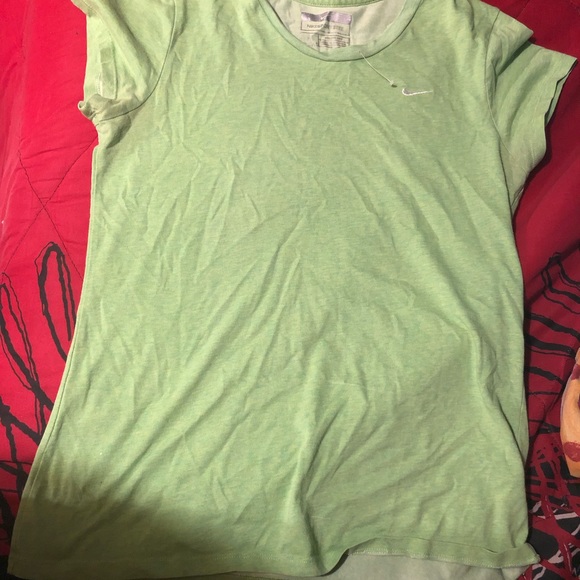 Nike t-shirt lime green. New without tags. 💚💚💚 - Picture 2 of 3